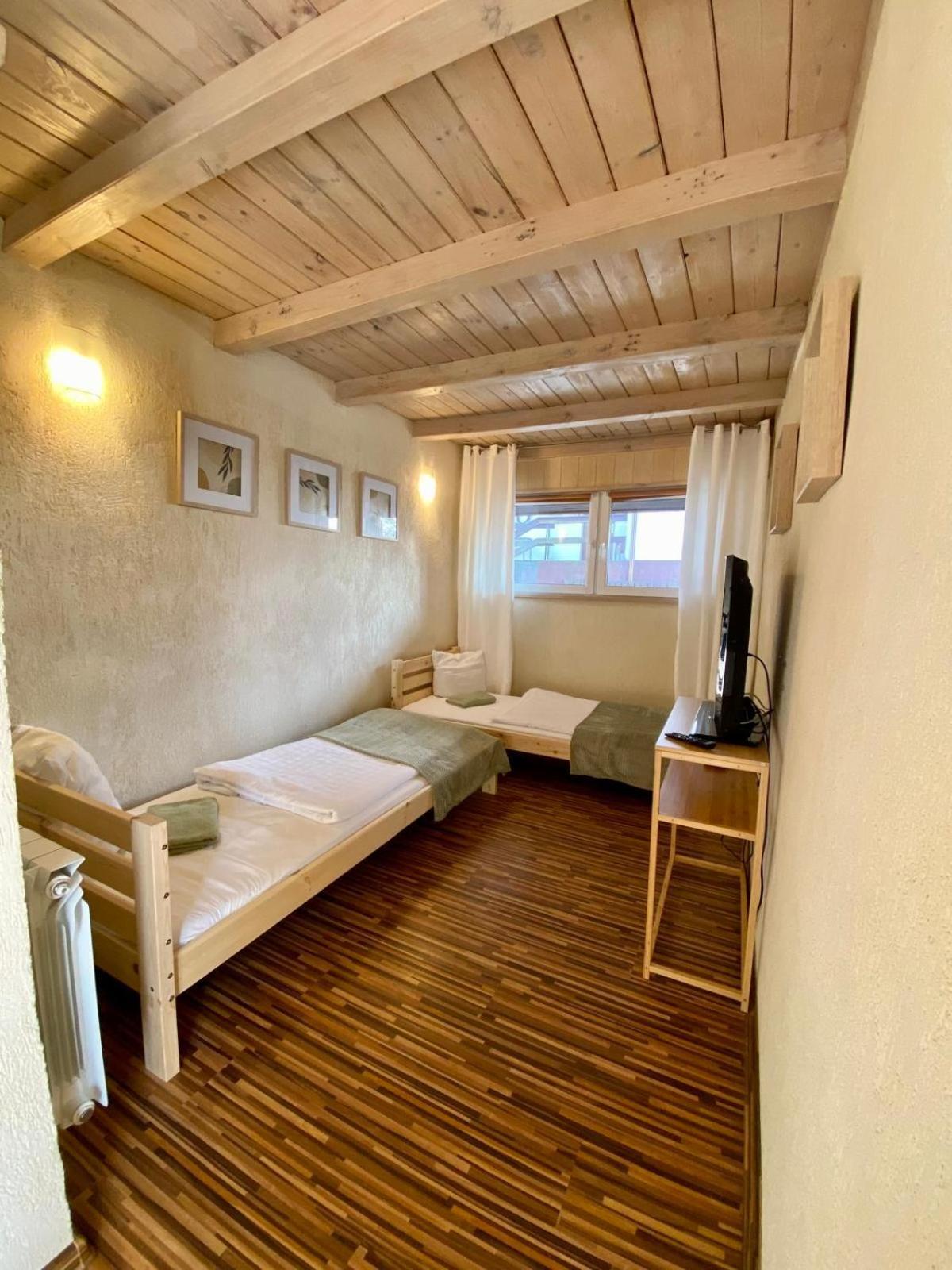 Zajazd Boryna Wieluń Exterior foto